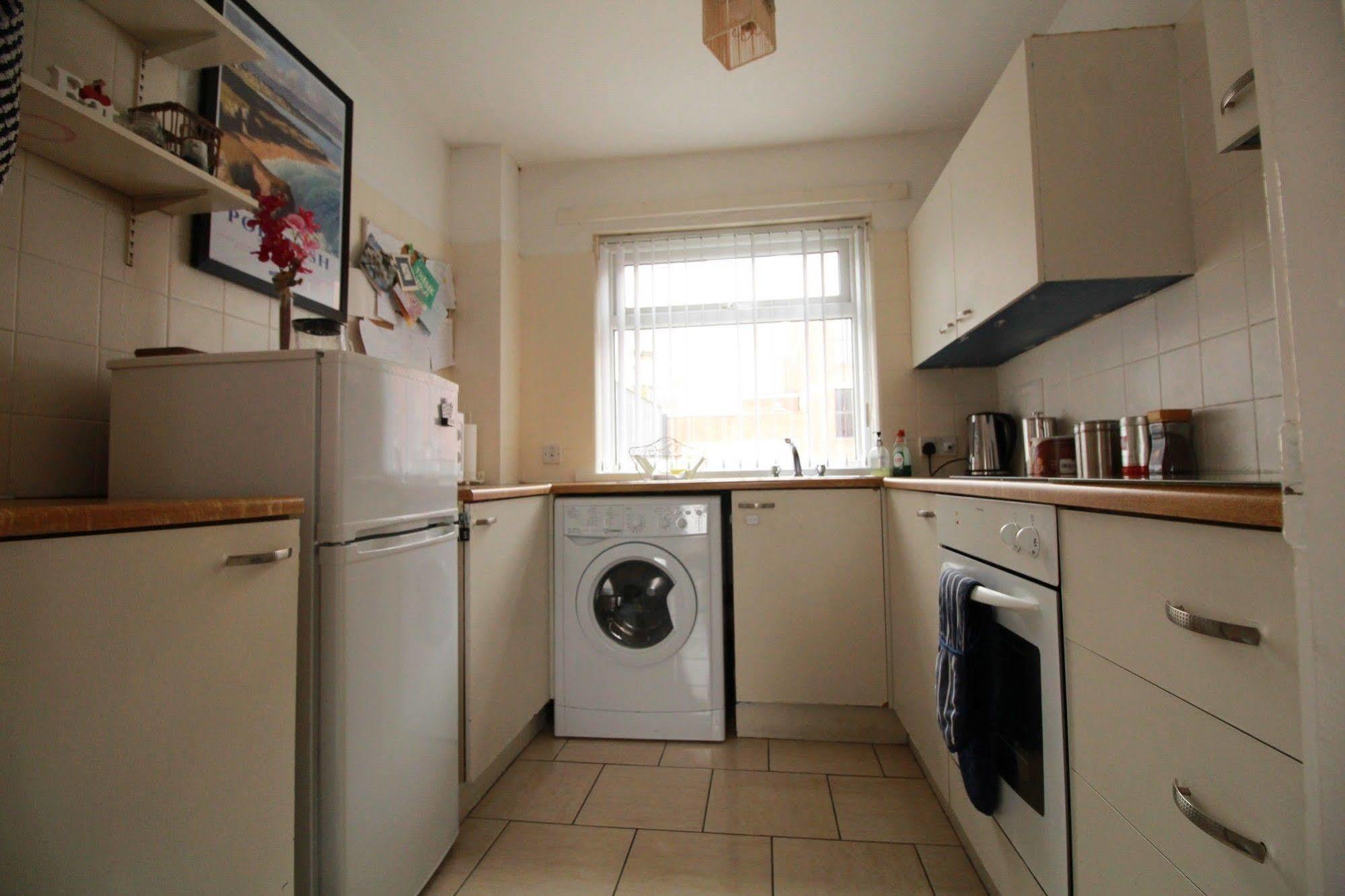 Perfect Central City Location - Parking - 3 Beds - 2 Bedrooms Μπέλφαστ Εξωτερικό φωτογραφία