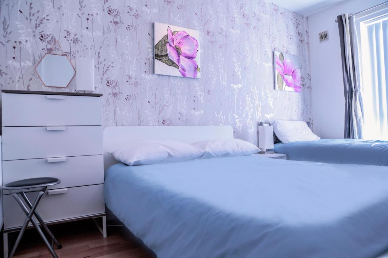 Perfect Central City Location - Parking - 3 Beds - 2 Bedrooms Μπέλφαστ Εξωτερικό φωτογραφία