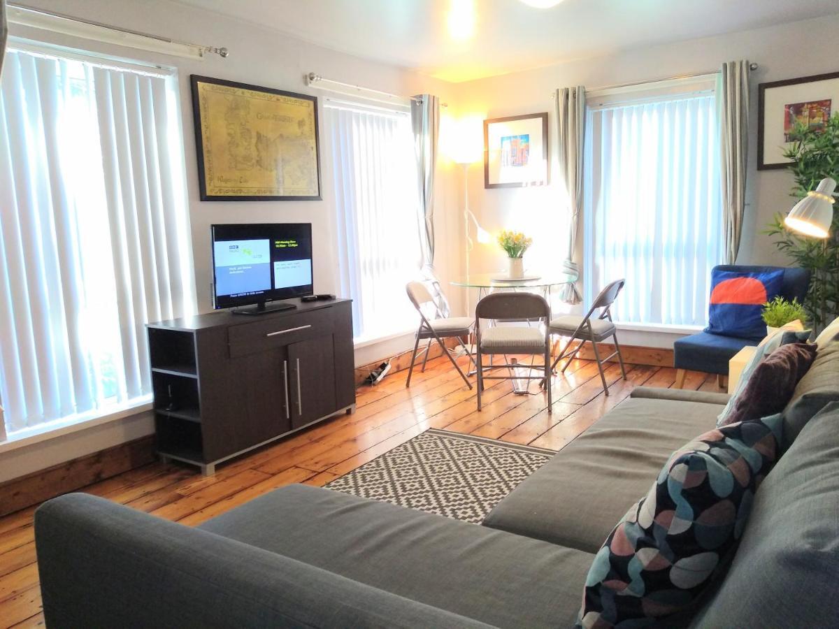 Perfect Central City Location - Parking - 3 Beds - 2 Bedrooms Μπέλφαστ Εξωτερικό φωτογραφία